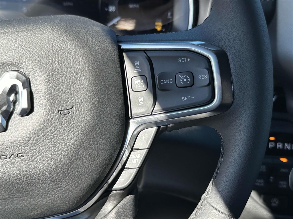2025 Ram 1500 Laramie photo 7