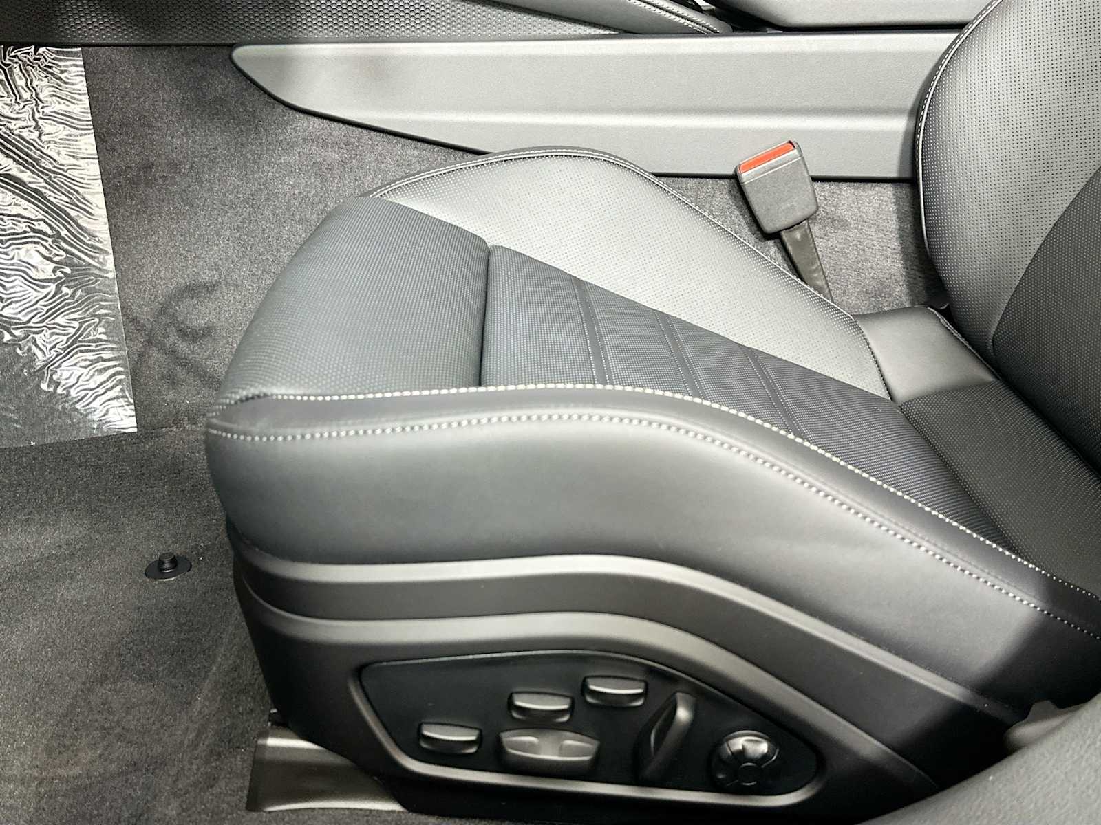 2025 Porsche Panamera Turbo E-Hybrid photo 12
