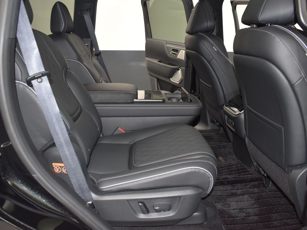 2026 Infiniti QX80 photo 19