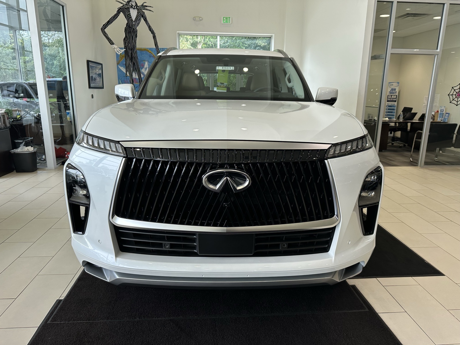 2026 Infiniti QX80 Luxe photo 2