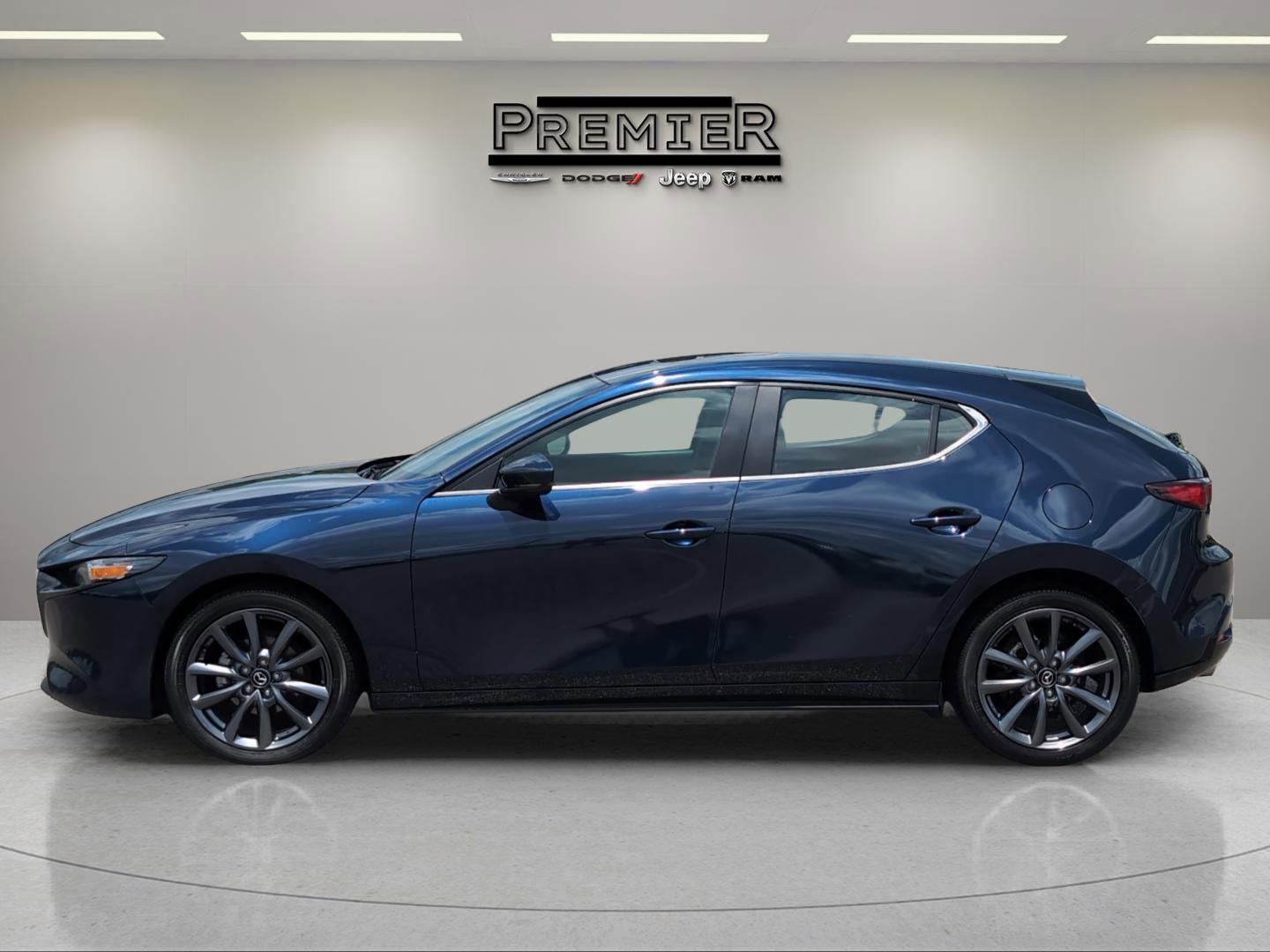 2024 Mazda Mazda3 Hatchback 2.5 s Preferred photo 11