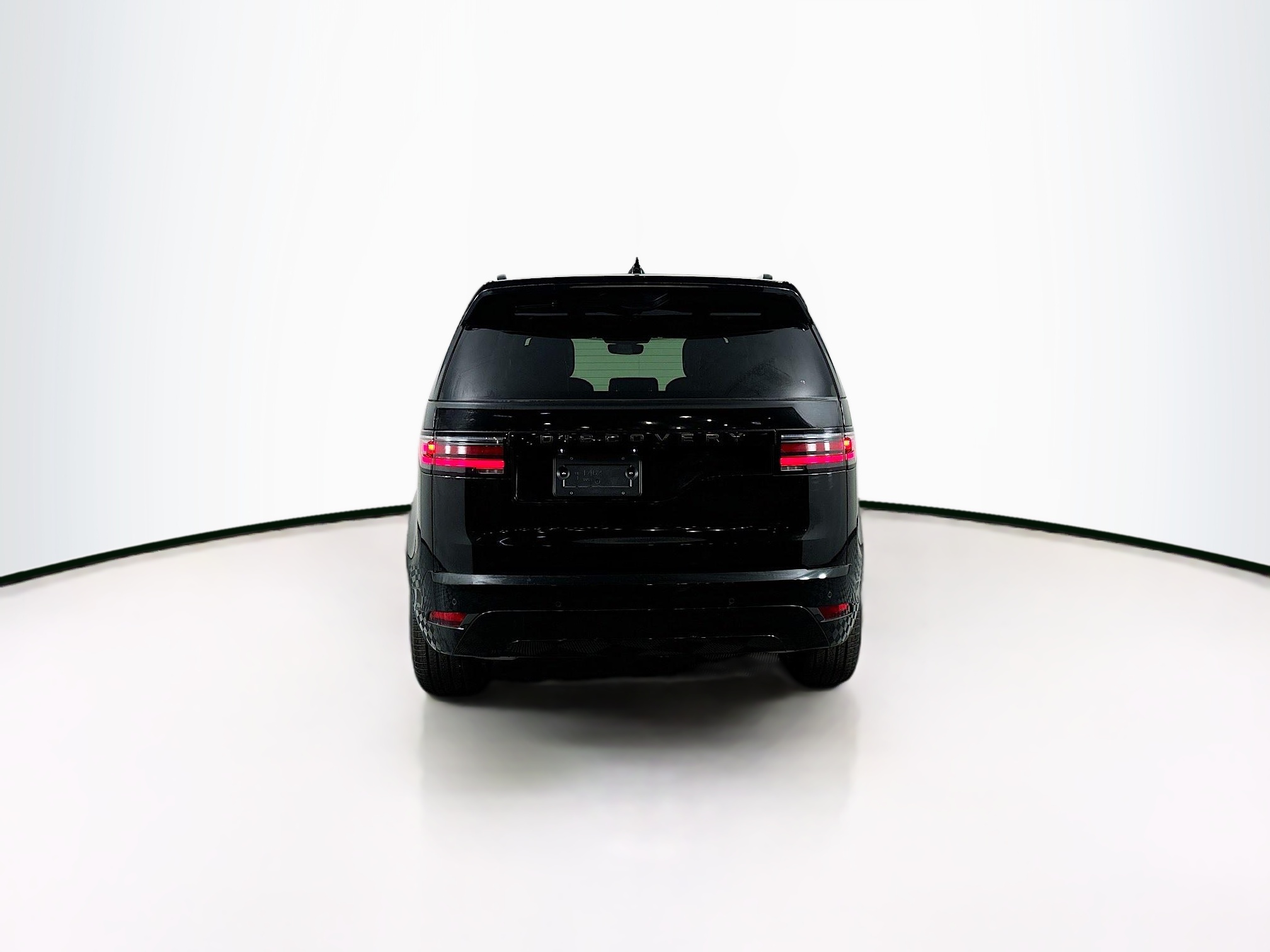 2024 Land Rover Discovery SE photo 3