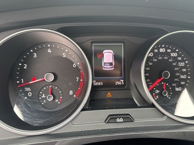 2021 Volkswagen Tiguan SE photo 3