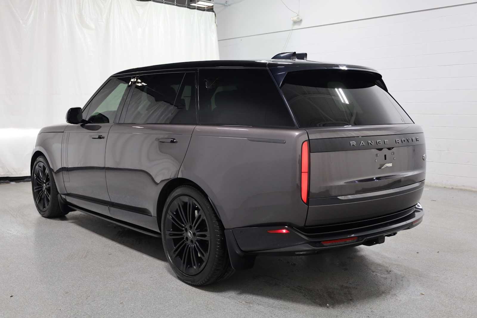 2023 Land Rover Range Rover First Edition photo 2