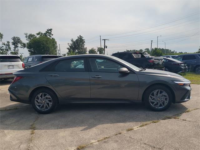 2025 Hyundai Elantra Hybrid Blue photo 4