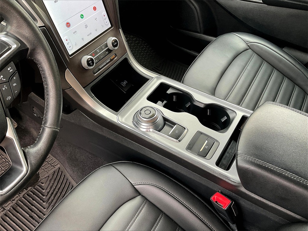 2021 Ford Edge SEL photo 20