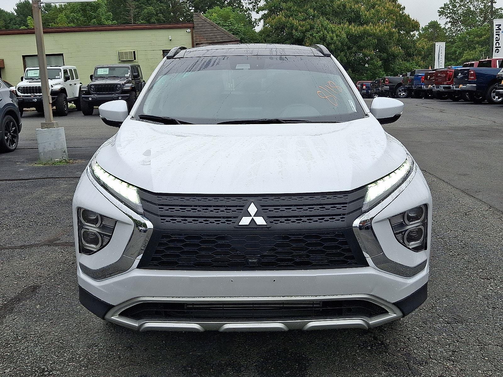 2024 Mitsubishi Eclipse Cross SE photo 2
