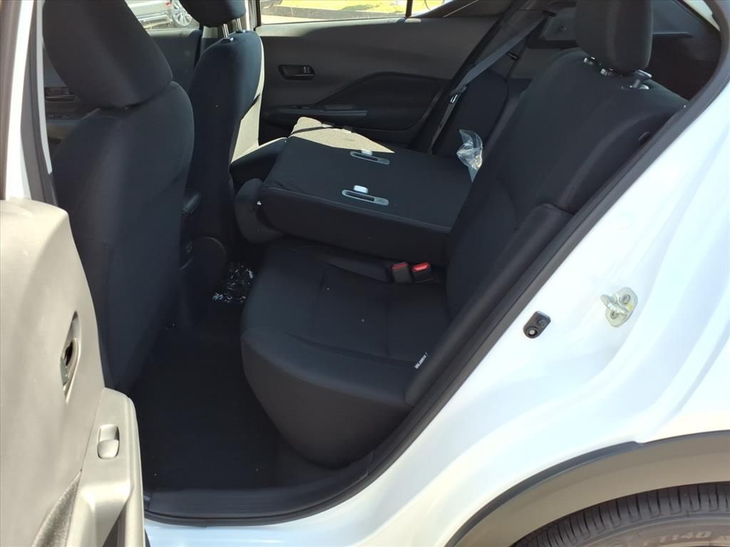 2025 Nissan Kicks Play S photo 9