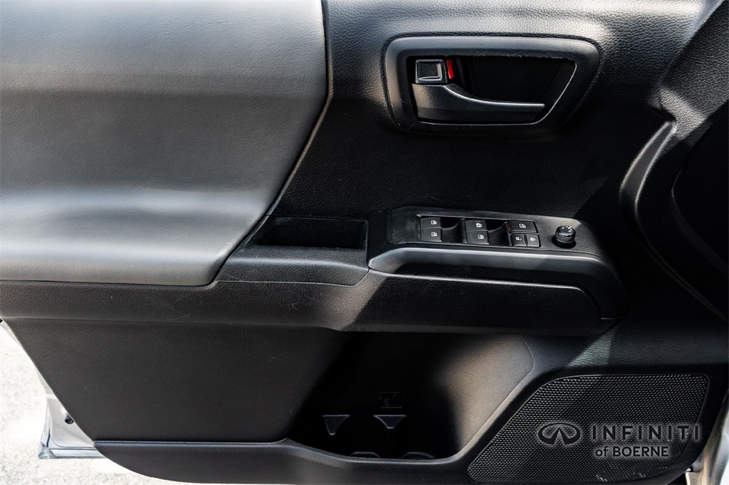 2021 Toyota Tacoma SR5 photo 20
