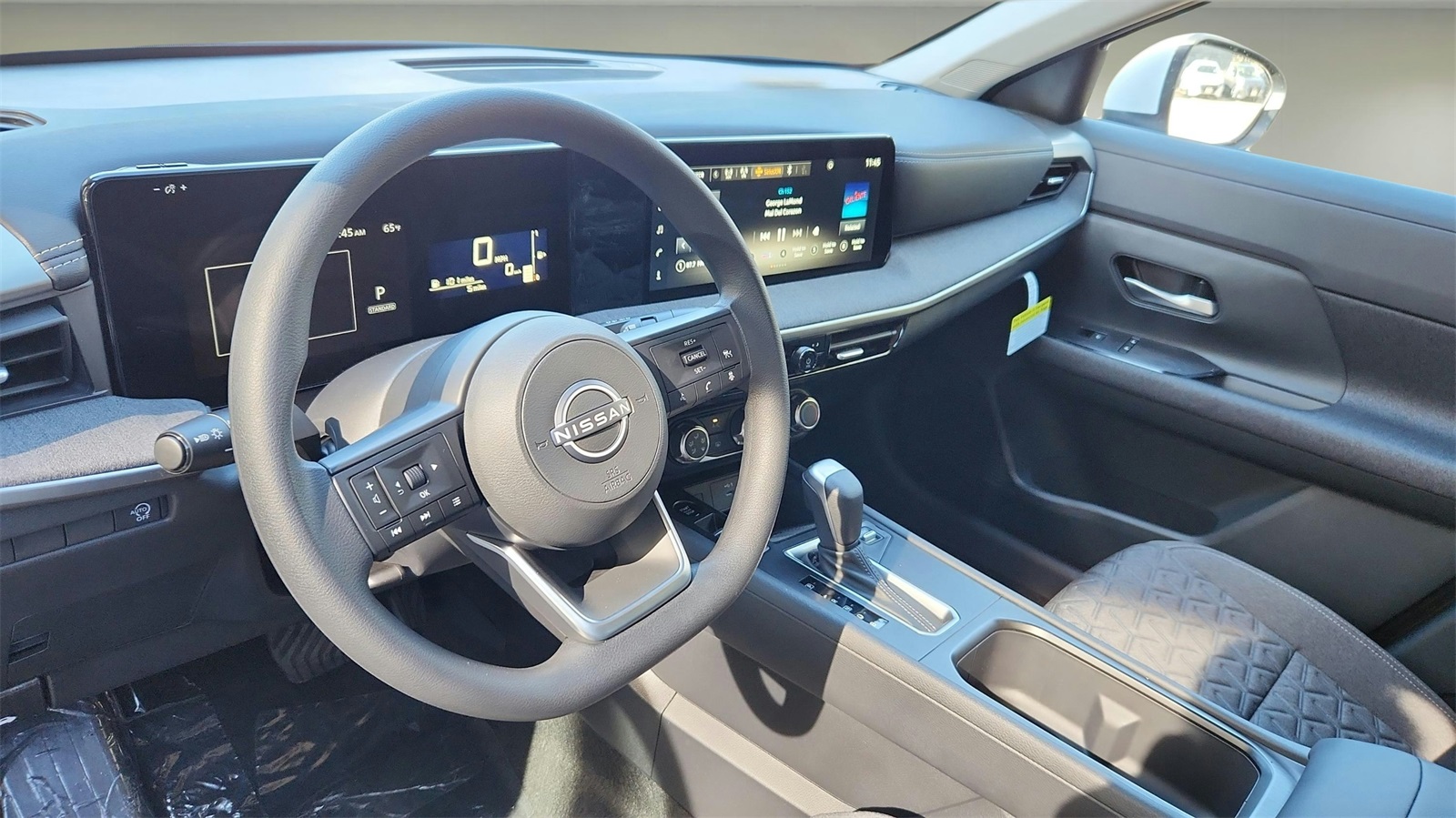 2025 Nissan Kicks SV photo 11