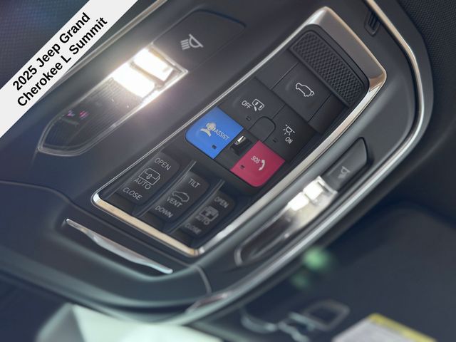 2025 Jeep Cherokee L Summit photo 26
