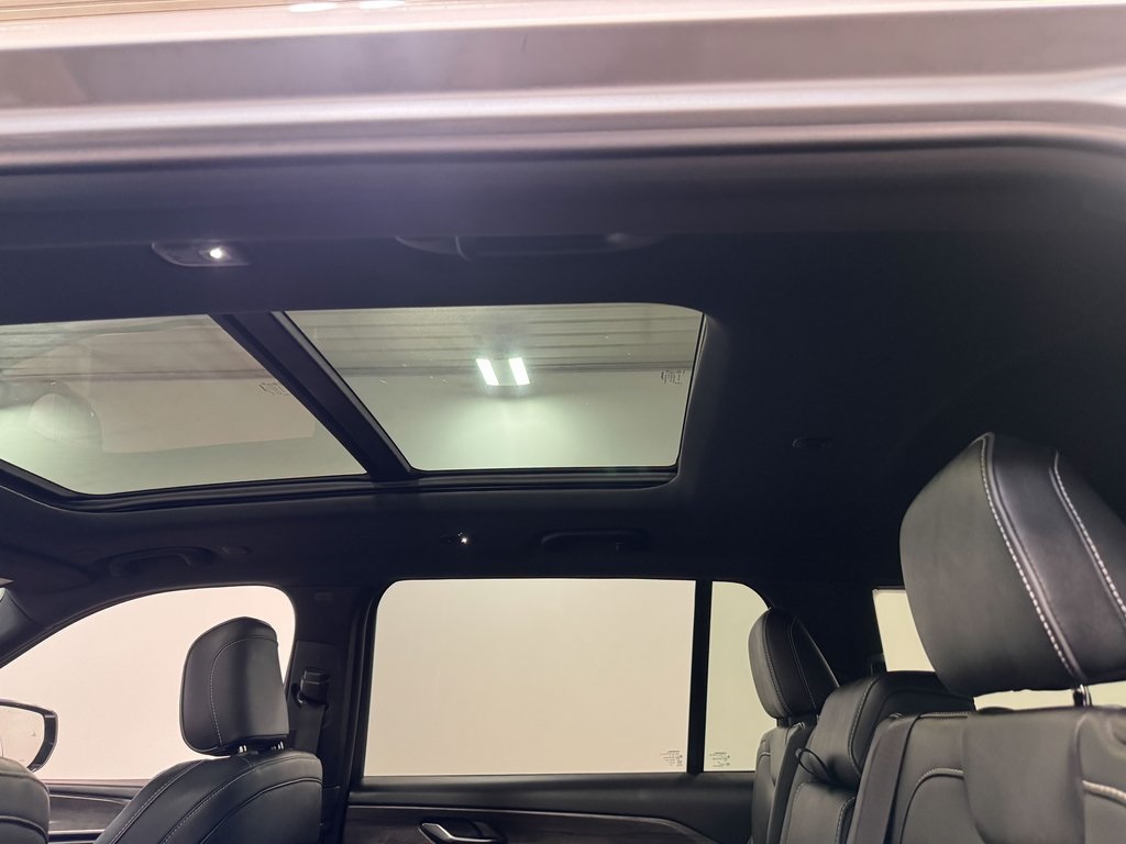 2024 Jeep Grand Cherokee Overland photo 46