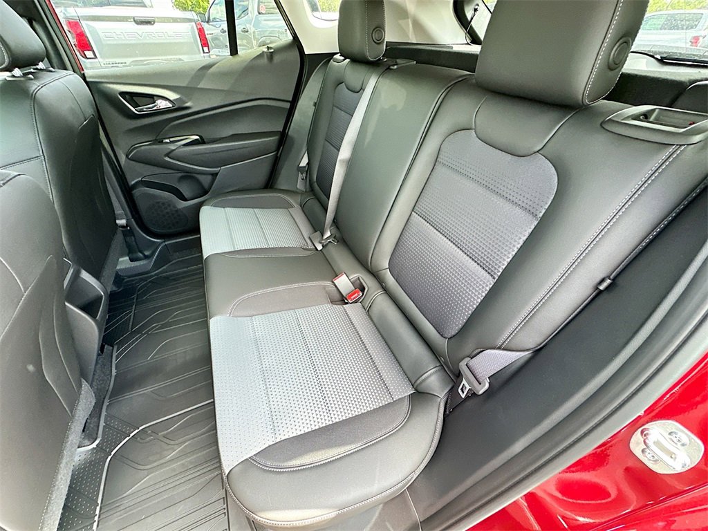 2025 Chevrolet Trax LT photo 14