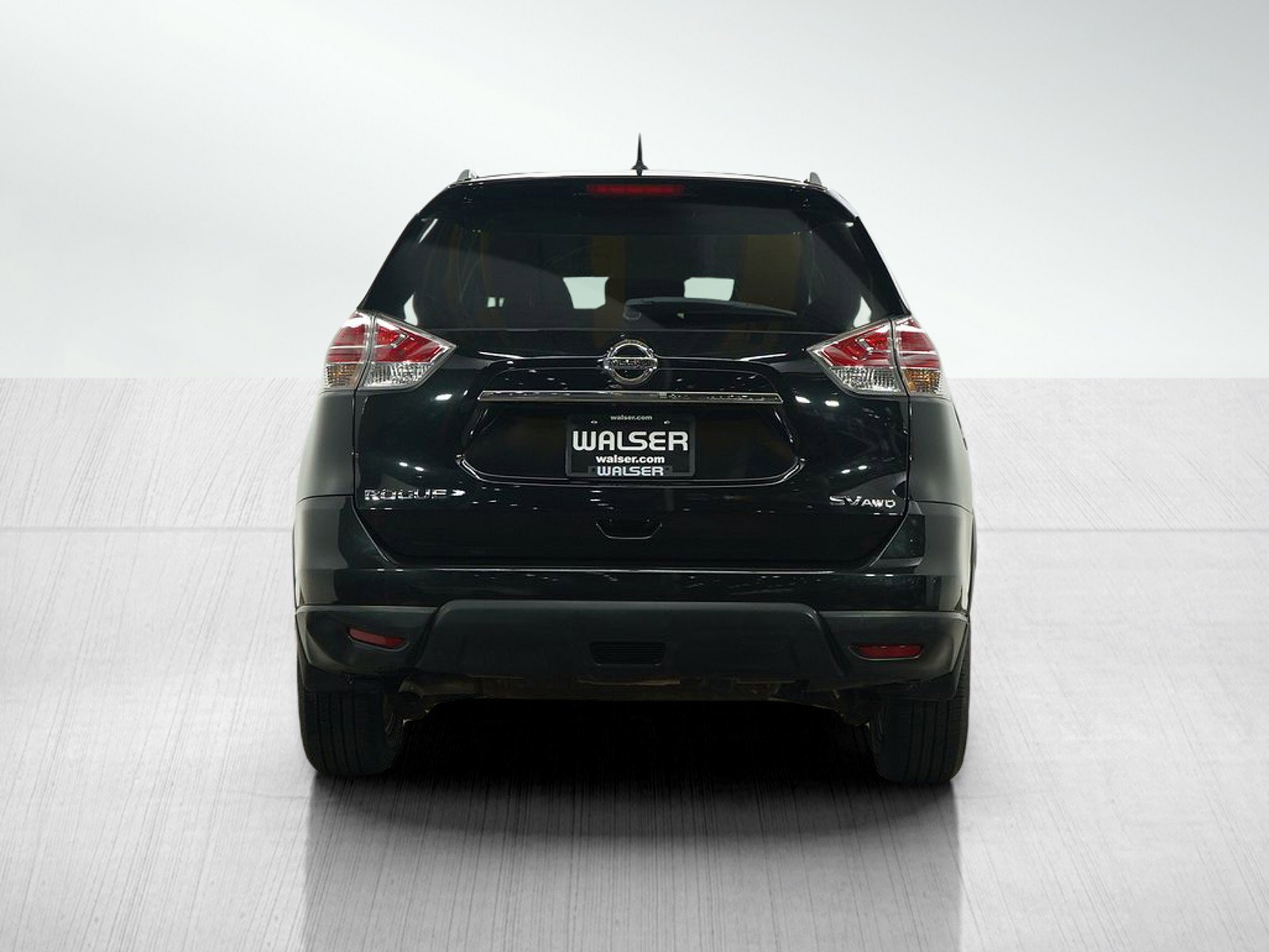 2016 Nissan Rogue SV photo 3