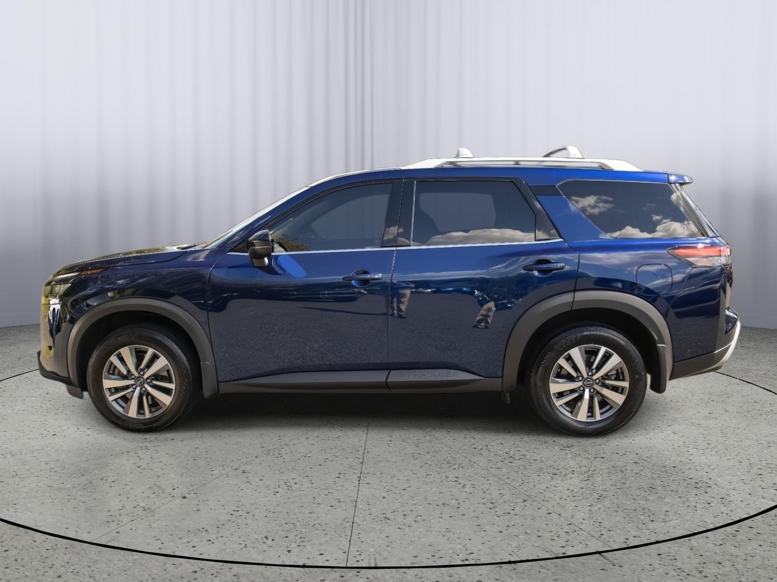 2024 Nissan Pathfinder SL photo 19