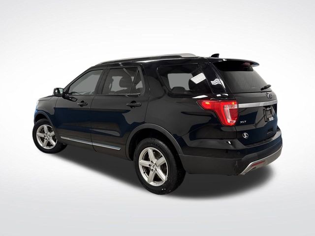 2017 Ford Explorer XLT photo 2