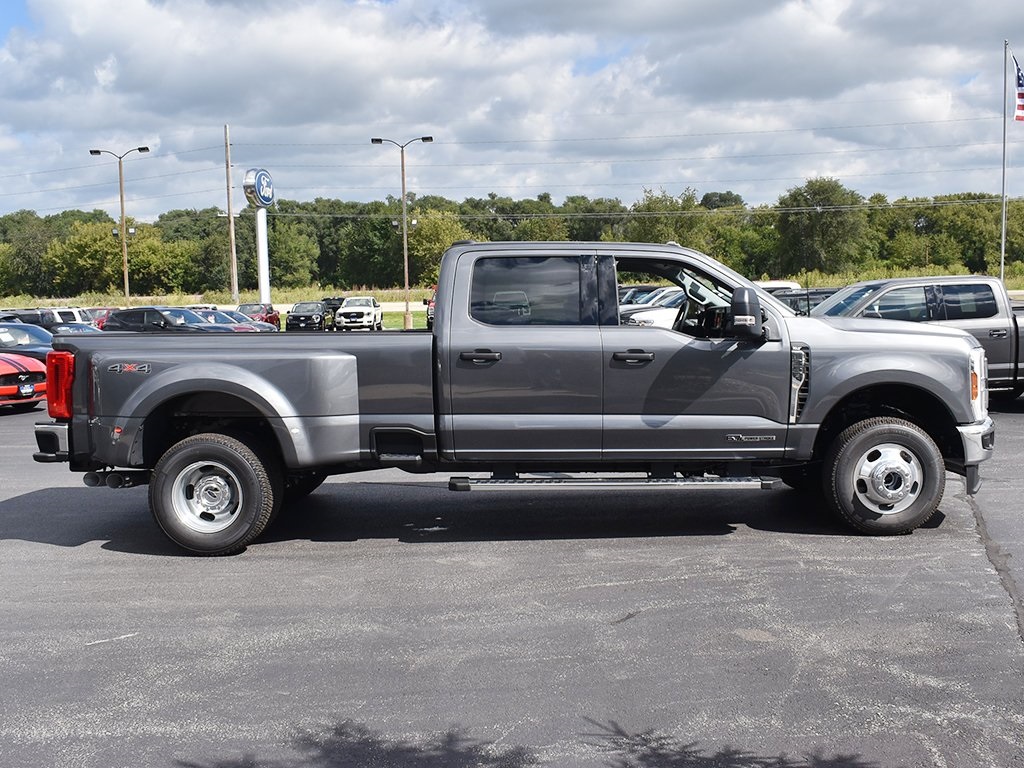 2026 Ford F-350 XLT photo 9