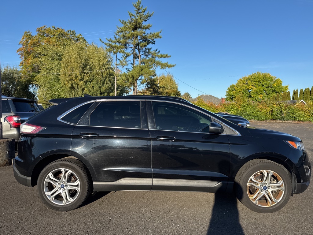 2016 Ford Edge Titanium photo 4