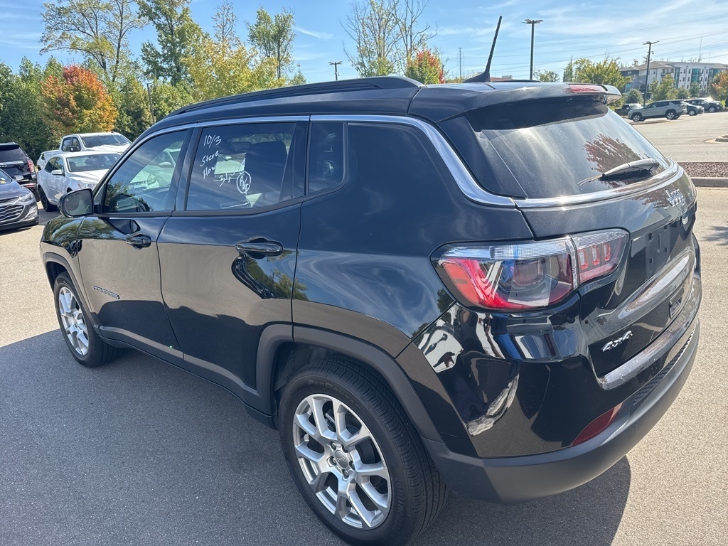 2022 Jeep Compass Latitude Lux photo 4