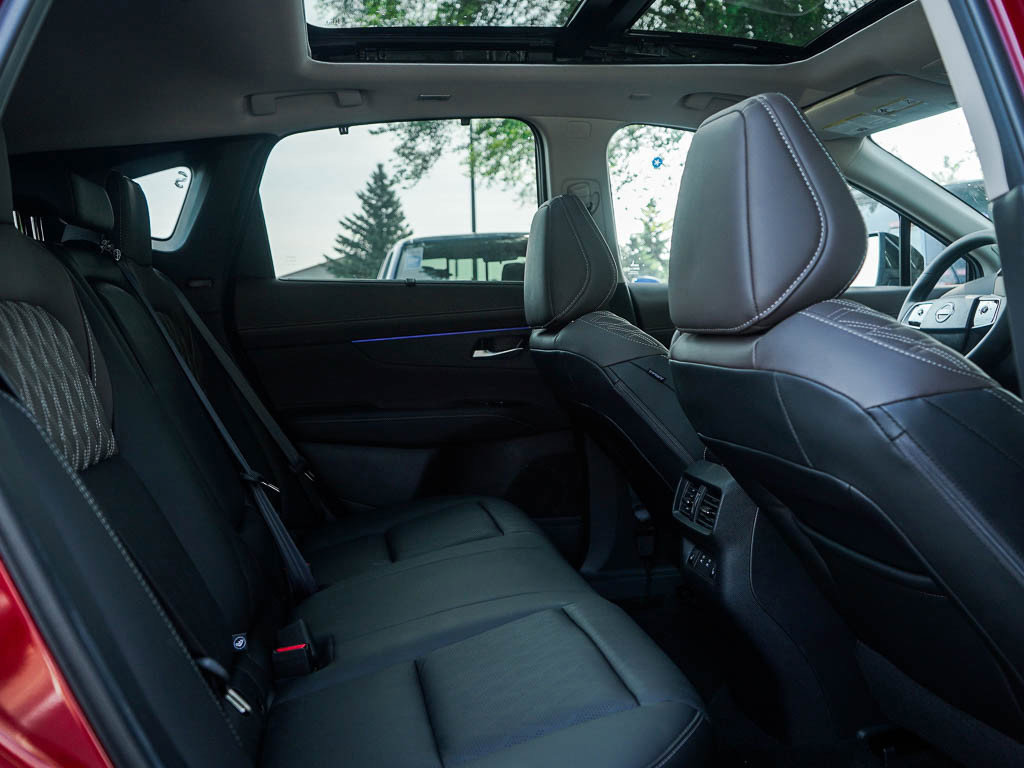 2025 Nissan Murano Platinum photo 12