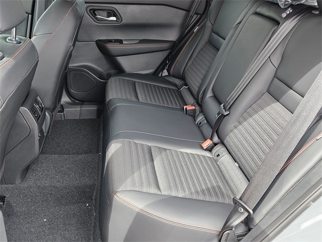 2026 Nissan Rogue SV photo 4