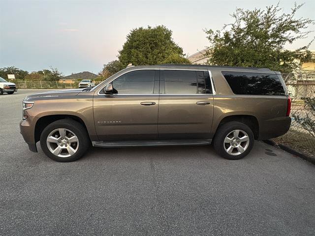 2015 Chevrolet Suburban LT photo 5