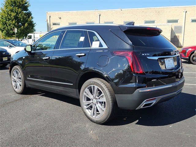 2025 Cadillac XT5 Premium Luxury photo 3