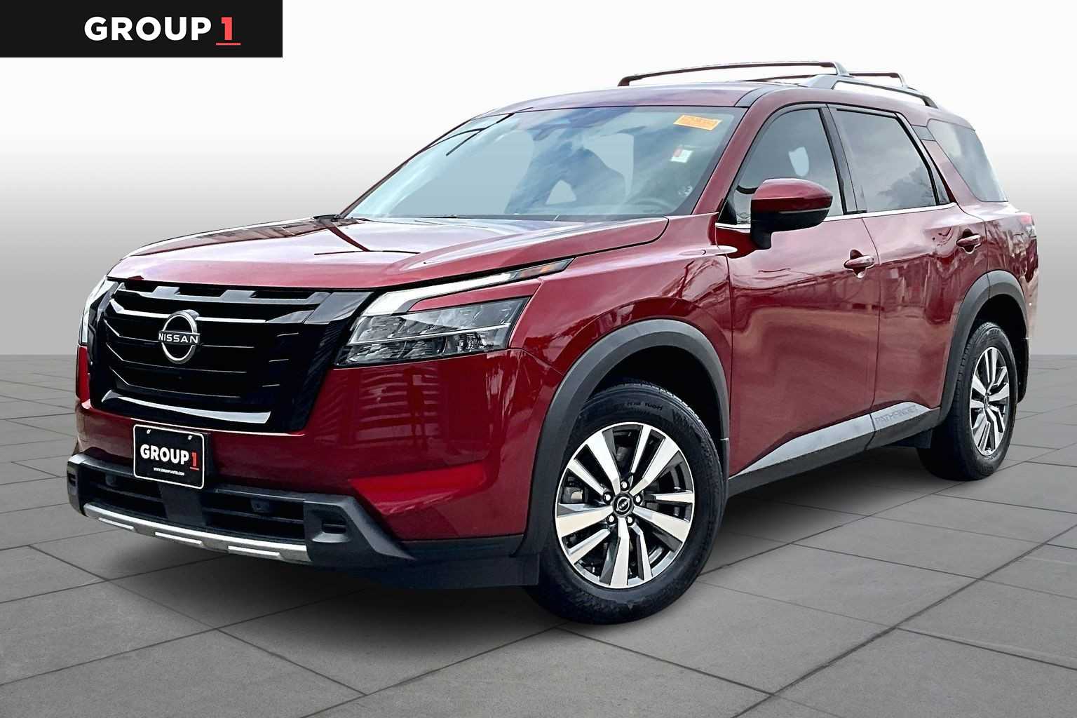 2023 Nissan Pathfinder SL's photo