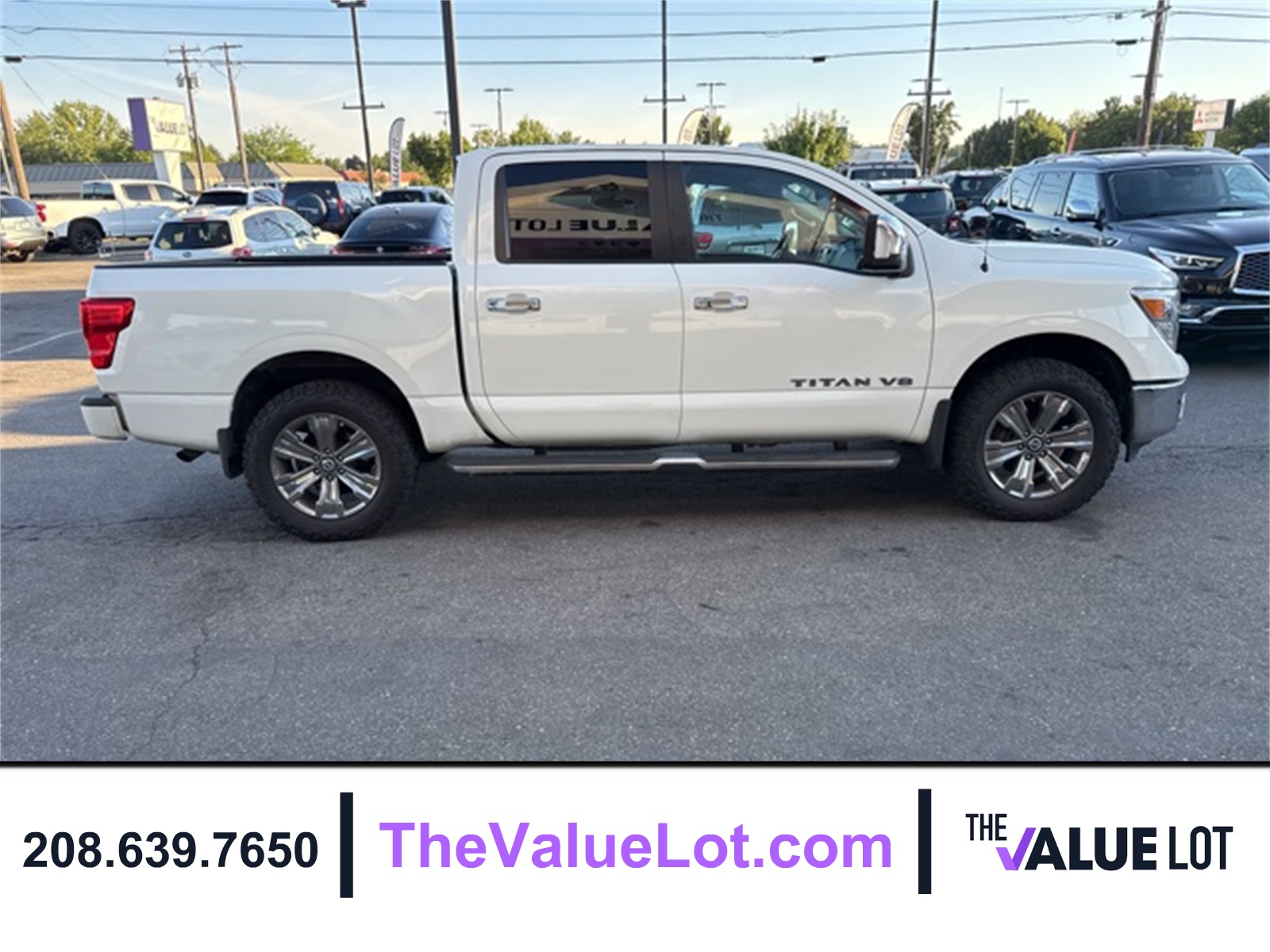 2018 Nissan Titan SL photo 3