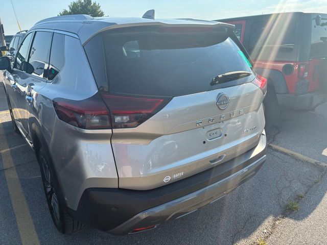 2023 Nissan Rogue SL photo 2