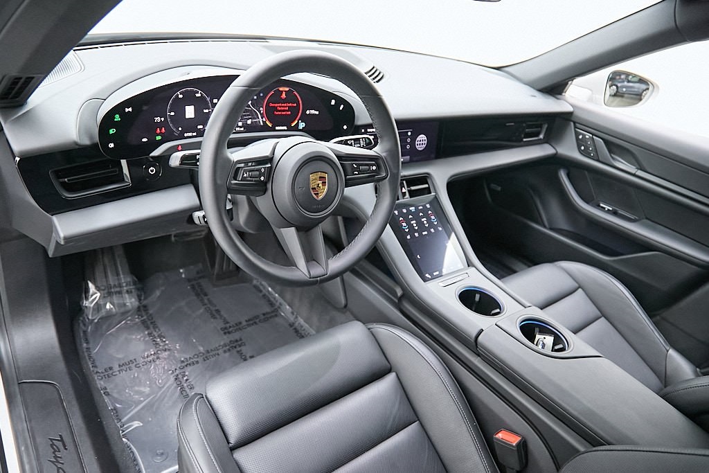 2022 PORSCHE TAYCAN - Image 27