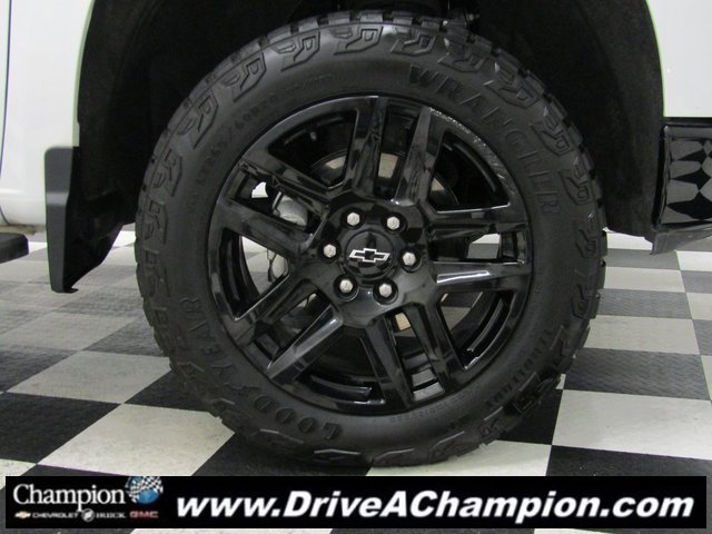 2024 Chevrolet Silverado 1500 Custom Trail Boss photo 3