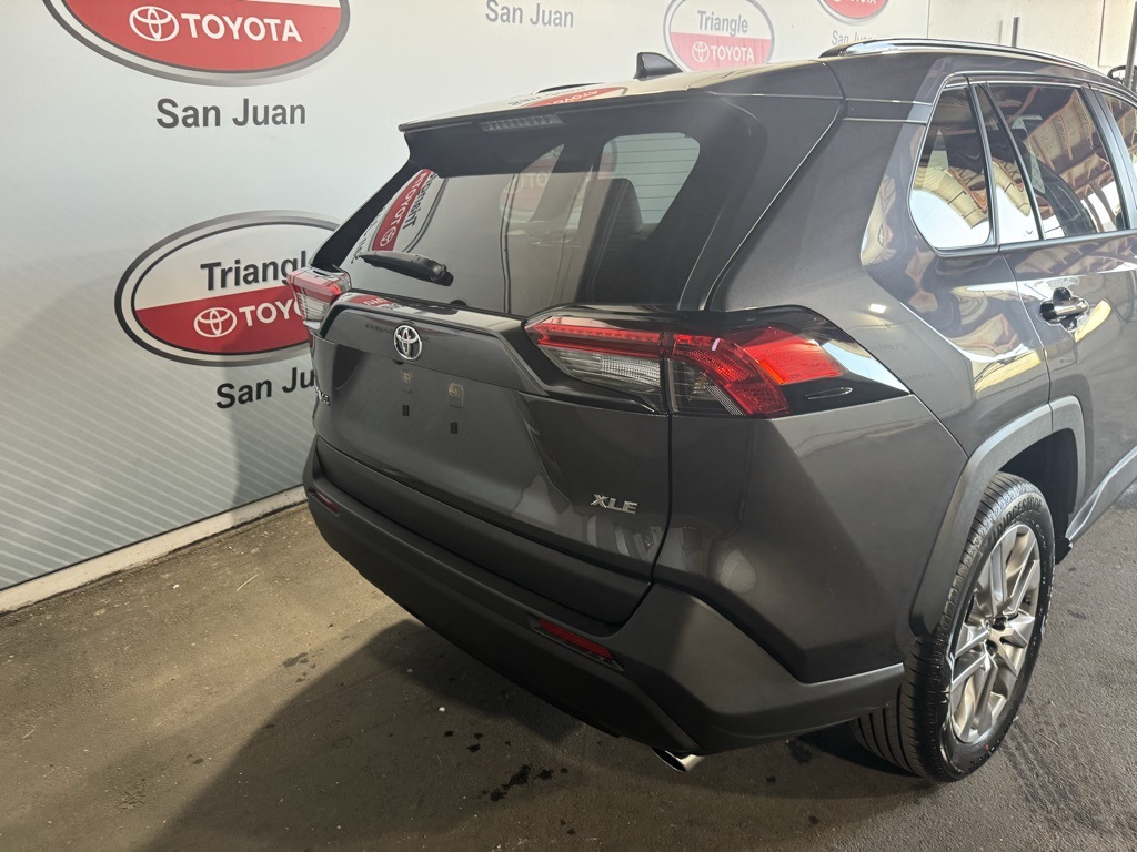 2025 Toyota RAV4 XLE Premium photo 19
