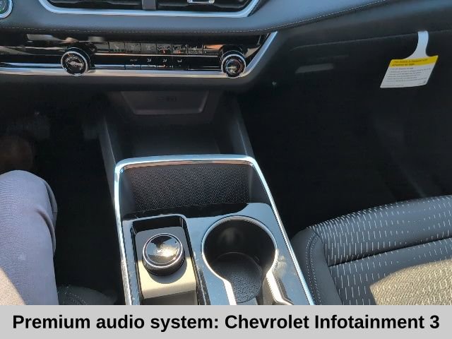 2026 Chevrolet Equinox LT photo 2