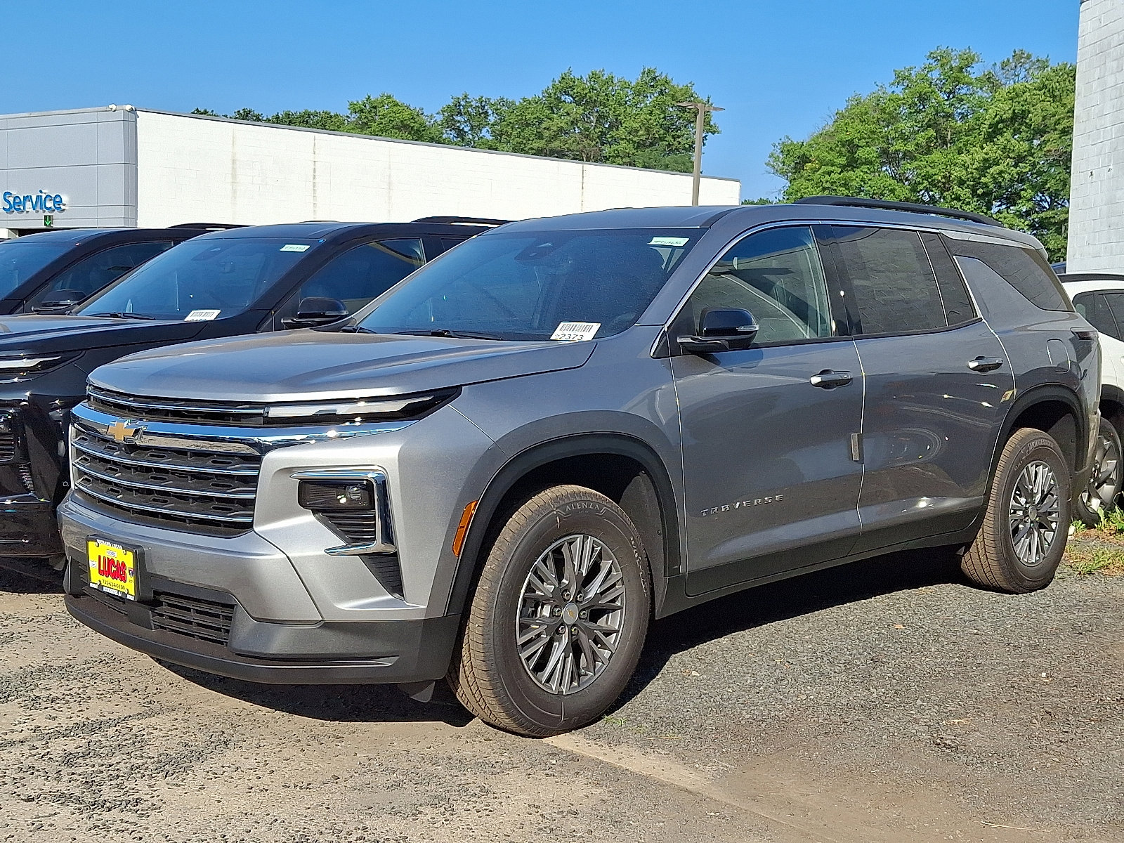 2026 Chevrolet Traverse photo 2