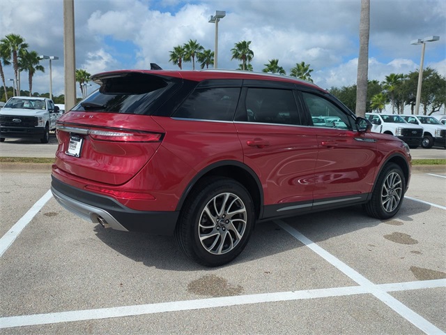 2022 Lincoln Corsair Standard photo 3
