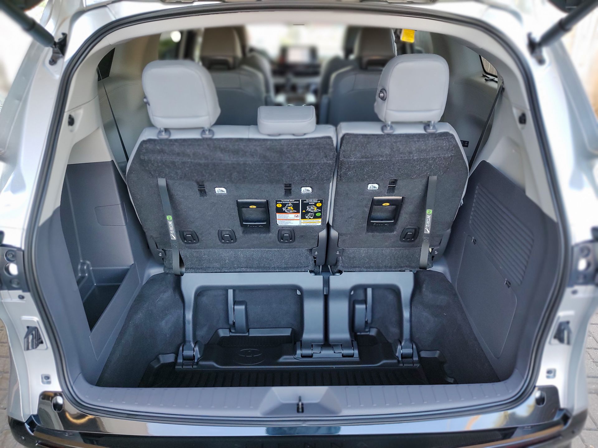 2024 Toyota Sienna Limited photo 26