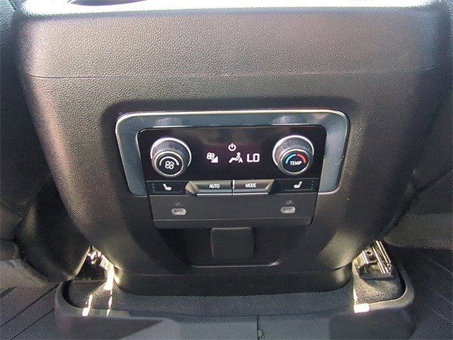 2023 Chevrolet Suburban High Country photo 24