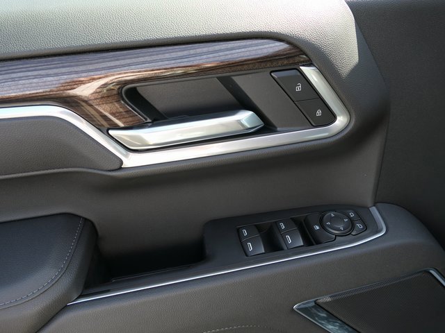 2025 Chevrolet Silverado 1500 LT photo 16