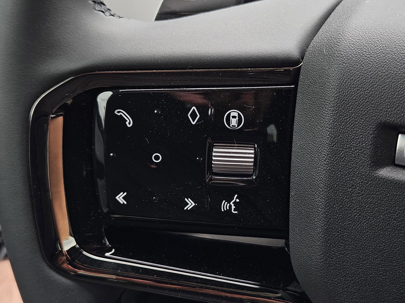 2026 Land Rover Range Rover Evoque Dynamic SE photo 20