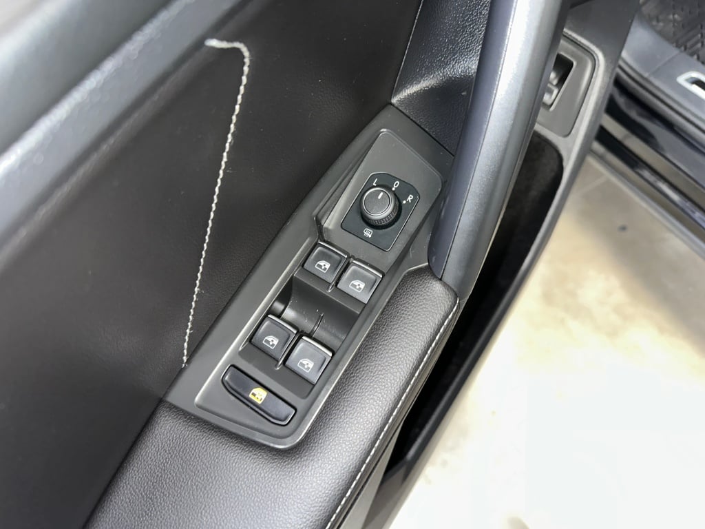 2024 Volkswagen Tiguan SE R-Line Black photo 6