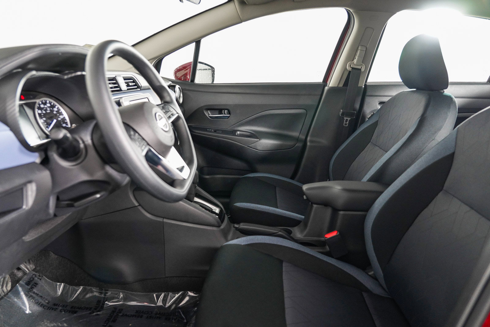 2025 Nissan Versa SV photo 16
