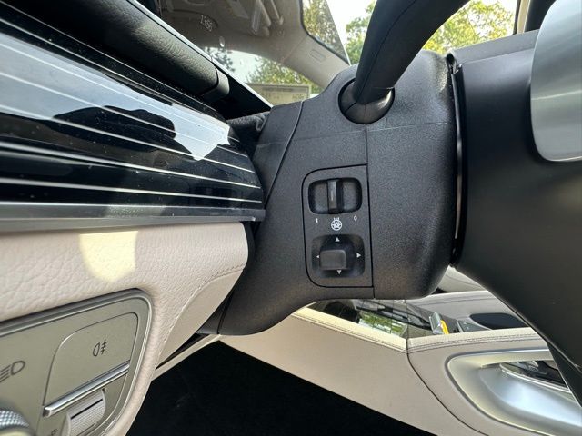 2026 Mercedes Benz GLS 450 4MATIC photo 15