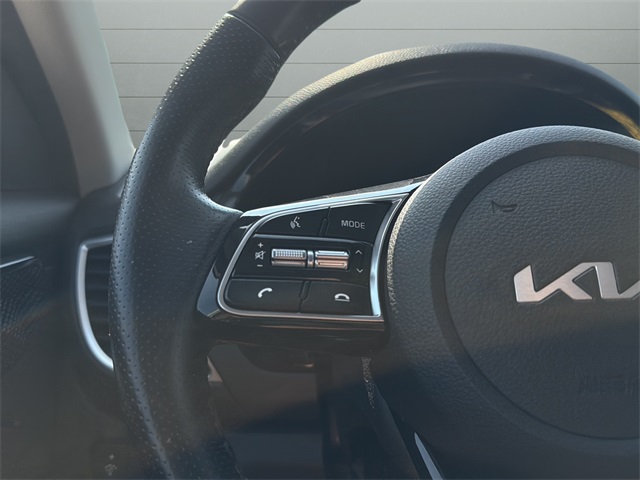 2023 Kia Seltos SX photo 9