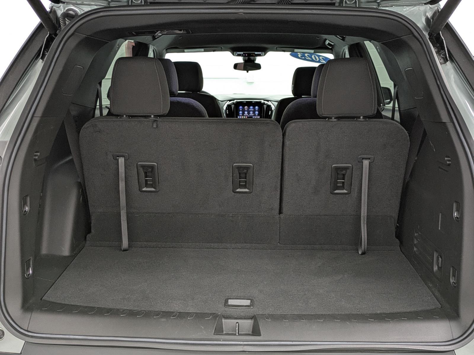 2023 Chevrolet Traverse Cloth photo 12