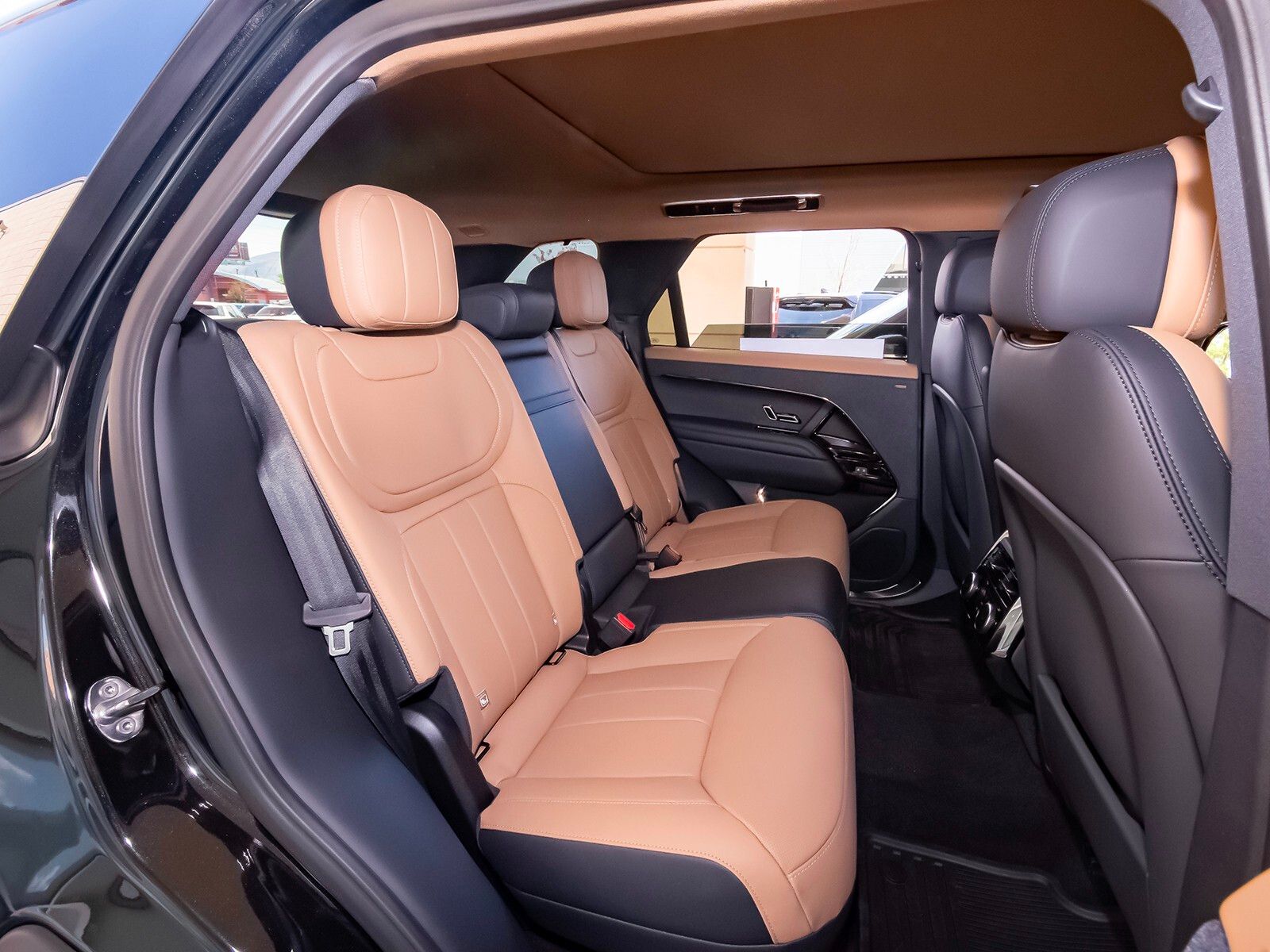 2025 Land Rover Range Rover Sport SE photo 42