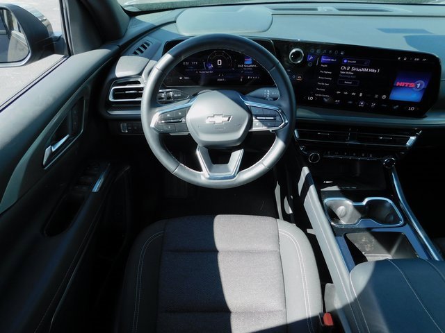 2025 Chevrolet Traverse photo 14