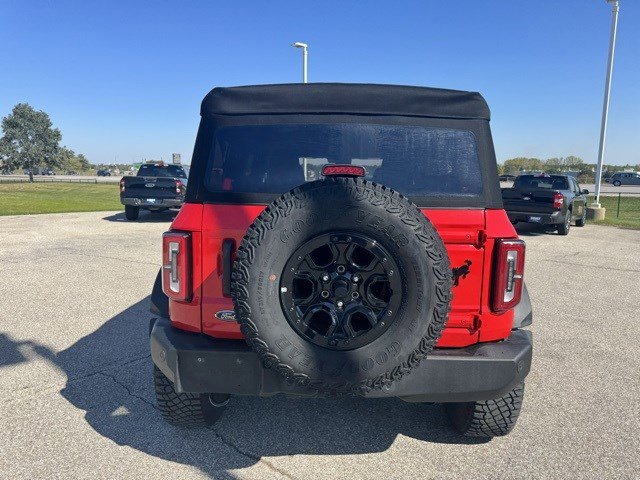 2024 Ford Bronco Wildtrak photo 2