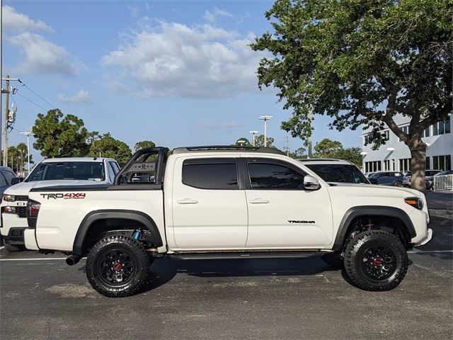 2021 Toyota Tacoma TRD Off-Road photo 4