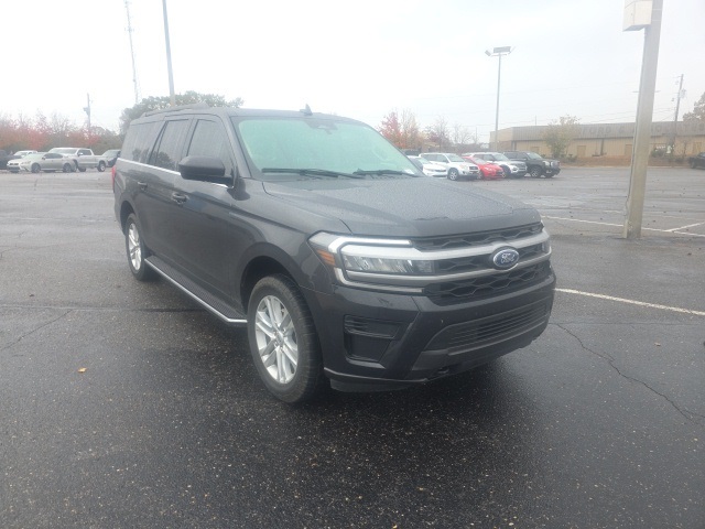 2022 Ford Expedition XLT's photo